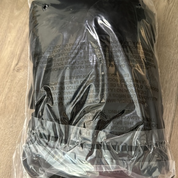NWT! Anthropologie Black The Somerset Jumpsuit: Velvet Edition - Size XXS 🏀 - Picture 9 of 9